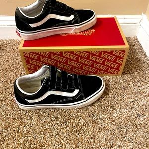 Boys/Men Vans Size 6